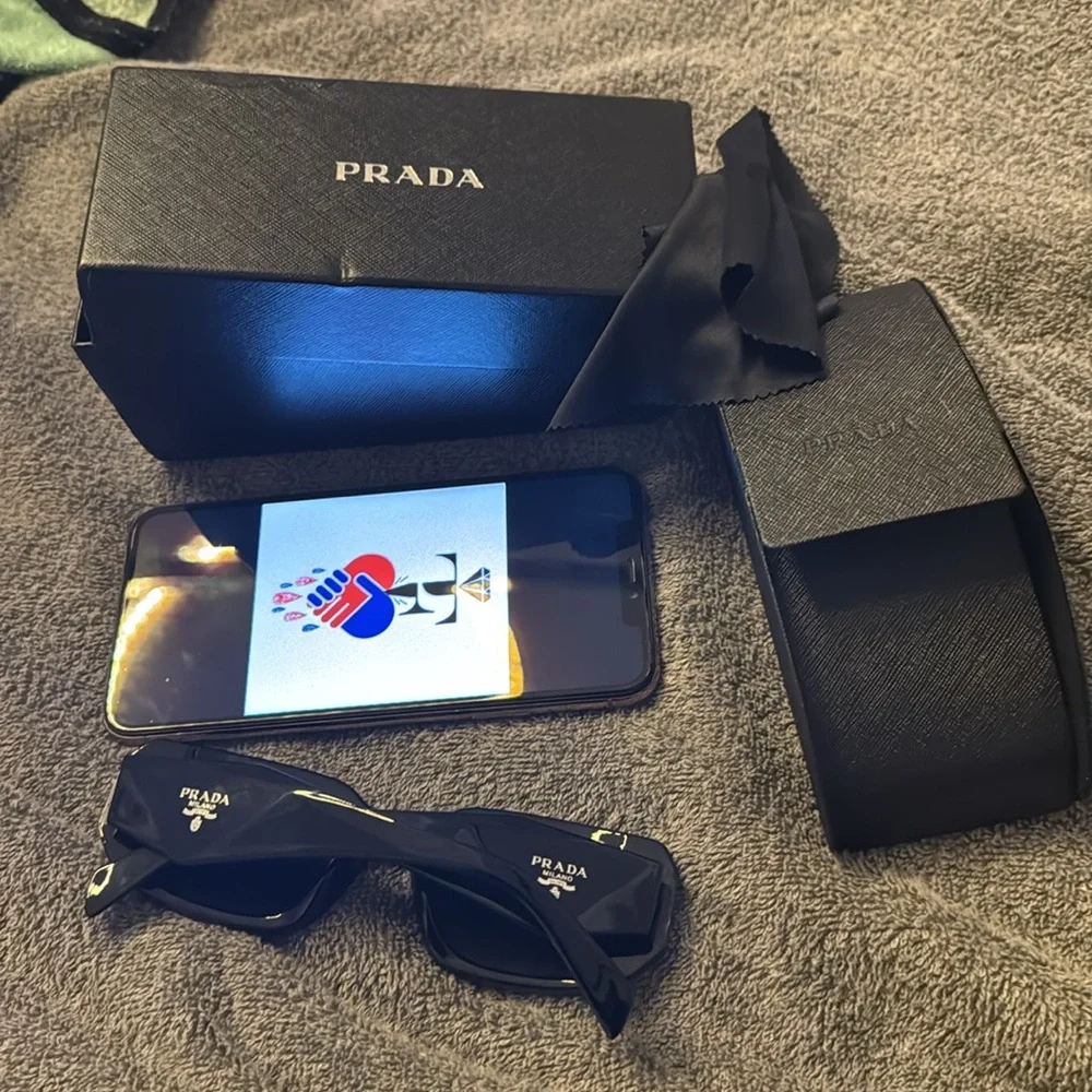 Prada frames - Picture 3 of 4